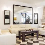 Сasa de vacaciones Stone House With Two Balconies And The Sea View *