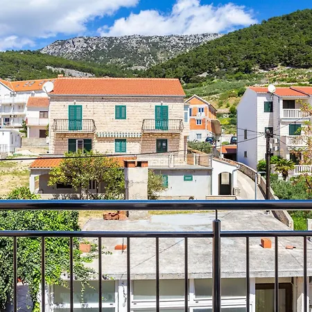 Сasa de vacaciones Stone House With Two Balconies And The Sea View *